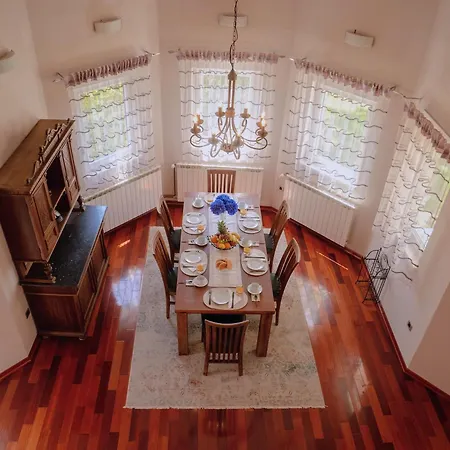 Millrose House Villa *