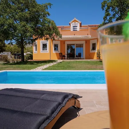Villa Millrose House