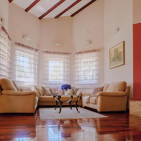 Millrose House Villa